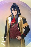 丘山晴己扮するオズ。