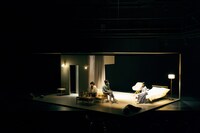 た組「綿子はもつれる」より。（撮影：岡本尚文）