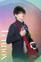 白柏寿大扮するレノックス。