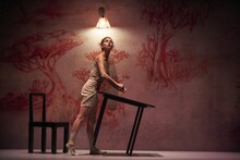 インバル・ピント「リビングルーム」より。（撮影：片岡陽太）