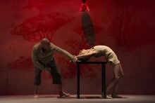 インバル・ピント「リビングルーム」より。（撮影：片岡陽太）