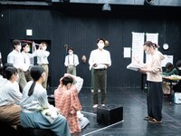 文学座附属演劇研究所 研修科発表会「じゅりあの・吉助」「女工哀史」「ヴィヨンの妻」の稽古の様子。