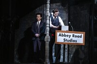 「BACKBEAT」より。（撮影：岡千里）