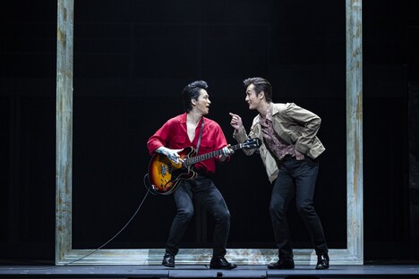 「BACKBEAT」より。（撮影：岡千里）