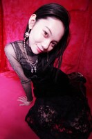 「ポーラノハナ『一貫性ガン無視ガール』」ビジュアル（撮影：リリセ）