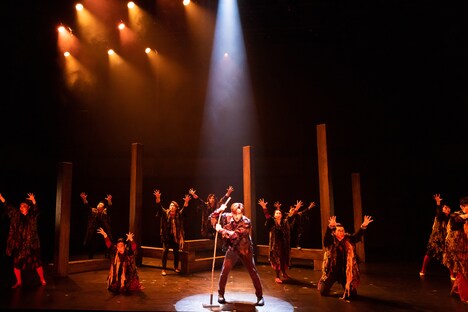 木ノ下歌舞伎「糸井版 摂州合邦辻」より。（撮影：前澤秀登）