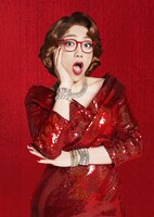 山崎育三郎扮するドロシー・マイケルズ。