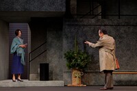 M&Oplaysプロデュース「カモメよ、そこから銀座は見えるか？」より。（撮影：渡部孝弘）