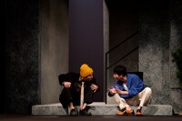 M&Oplaysプロデュース「カモメよ、そこから銀座は見えるか？」より。（撮影：渡部孝弘）