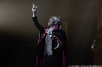 舞台「吸血鬼すぐ死ぬ」より。