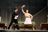 COCOON PRODUCTION 2023「パラサイト」より。（撮影：細野晋司）