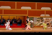 「六月博多座大歌舞伎」昼の部「廓三番叟」より。(c)松竹