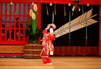 「六月博多座大歌舞伎」夜の部「羽根の禿」より。(c)松竹