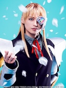 高本学扮するイスズ・イチノセ。