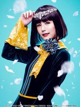 高橋紗妃扮するジネッタ・メトゥス・ウォークレット。