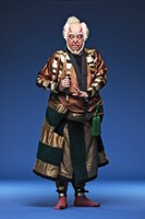 市川男女蔵扮する渡し守頓兵衛。(c)松竹