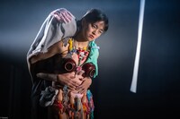 康本雅子 ダンス公演「全自動煩脳ずいずい図」過去公演より。