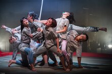 康本雅子 ダンス公演「全自動煩脳ずいずい図」過去公演より。