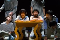 康本雅子 ダンス公演「全自動煩脳ずいずい図」過去公演より。