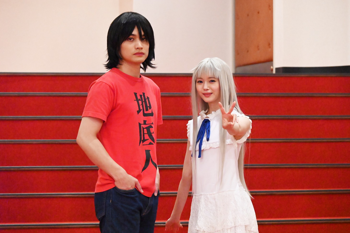 左から河原田巧也、市川美織。