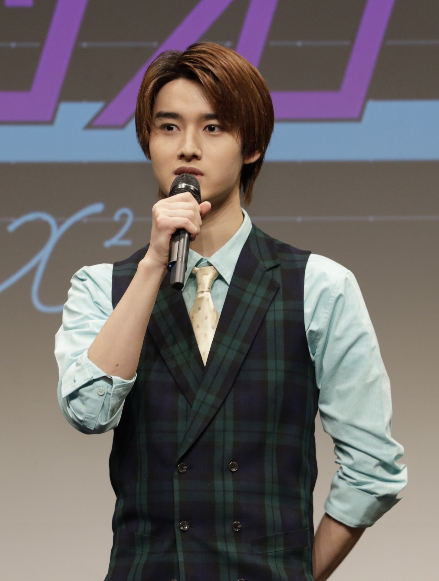 藤岡真威人