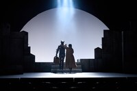 舞台「キノの旅II -the Beautiful World-」より。（撮影：サギサカユウマ）