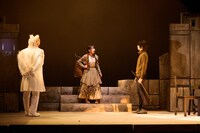 舞台「キノの旅II -the Beautiful World-」より。（撮影：サギサカユウマ）