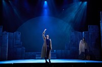 舞台「キノの旅II -the Beautiful World-」より。（撮影：サギサカユウマ）