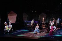 NODA・MAP 第26回公演「兎、波を走る」より。（撮影：篠山紀信）