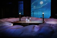 太陽劇団（テアトル・デュ・ソレイユ）「金夢島 L'ILE D'OR Kanemu-Jima」より。（Photo by Michele Laurent）