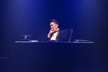 ゴツプロ！Presents 青春の会 第4回公演「熱海殺人事件」より。（撮影：渡邉和弘）