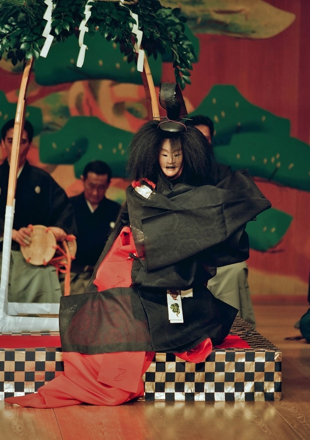 能「松山天狗」より。（撮影：渡辺真也）