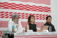 平田オリザ（左）