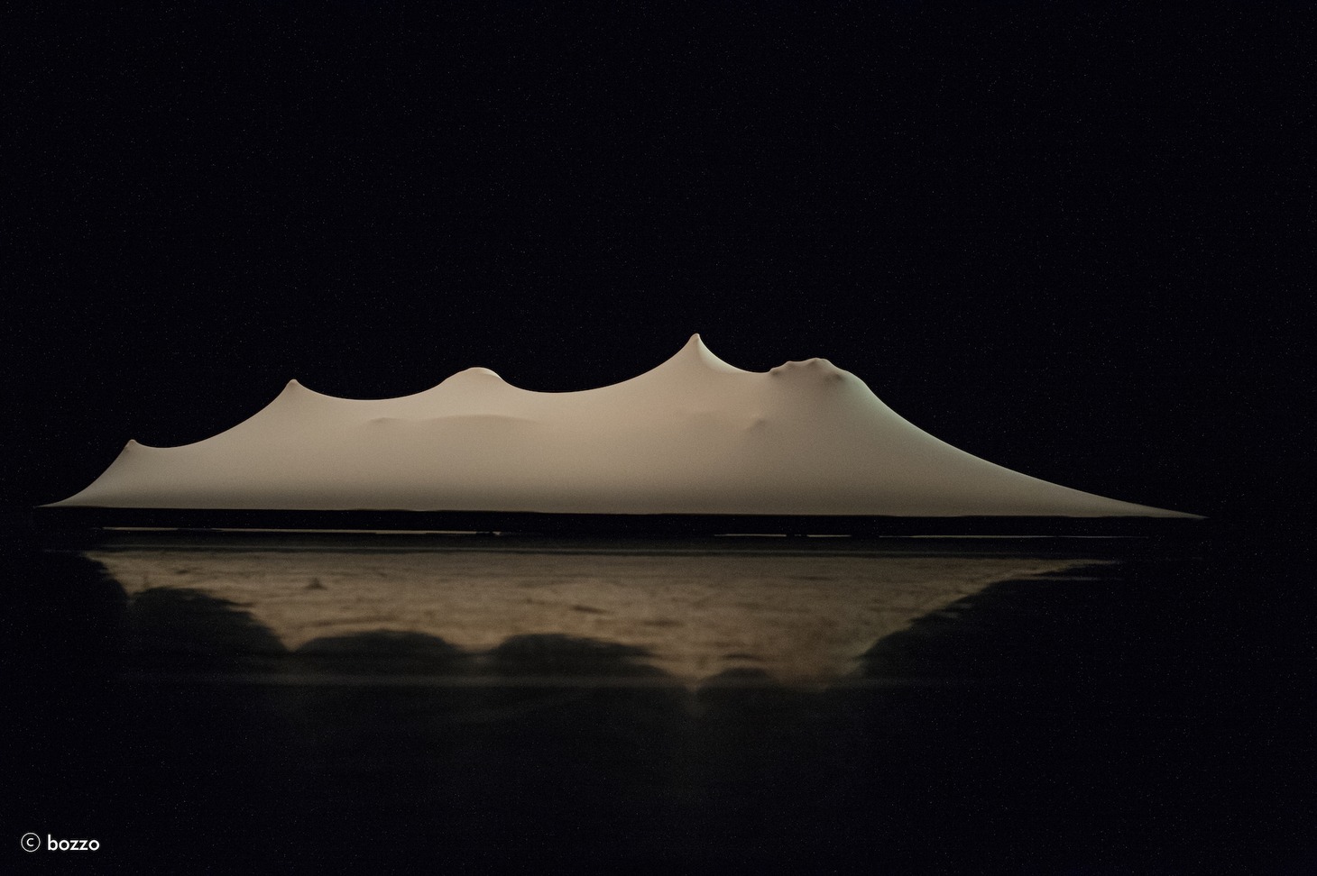 伊藤キム ソロダンス「ダミーズ」より。(c)bozzo