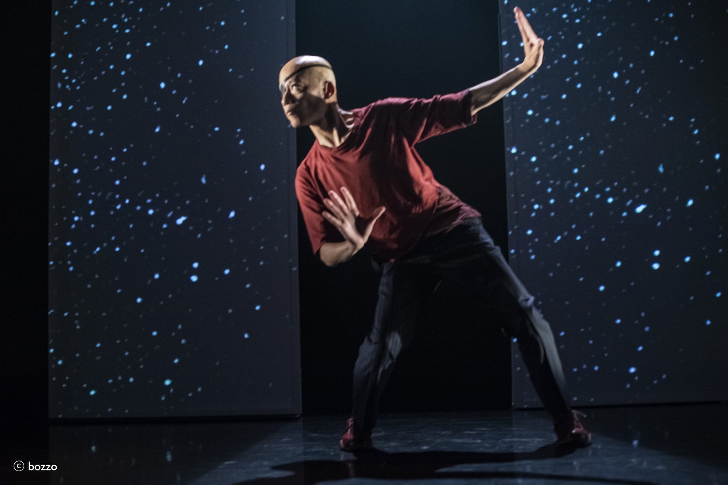 伊藤キム ソロダンス「ダミーズ」より。(c)bozzo