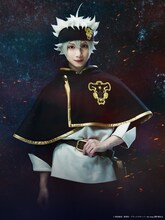 植田圭輔扮するアスタ。