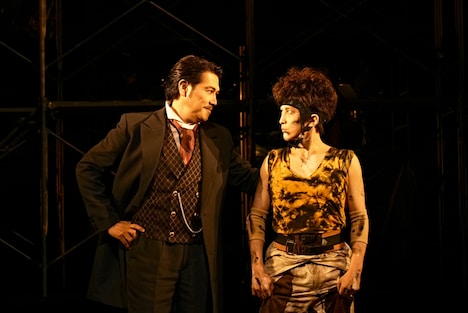 音楽劇「ある馬の物語」より。(撮影:細野晋司)