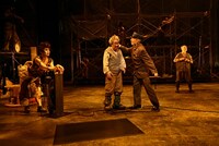 音楽劇「ある馬の物語」より。（撮影：細野晋司）