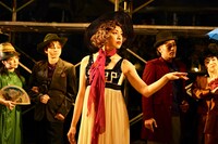 音楽劇「ある馬の物語」より。（撮影：細野晋司）