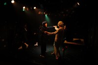 ハイワイヤ「トラ」より。（撮影：阿部裕介 / YARD）