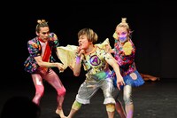 KAATキッズ・プログラム2023「さかさまの世界」より。（撮影：金子愛帆）