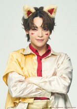 坪倉康晴のビジュアル。