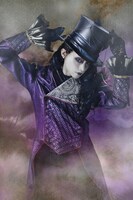 三浦涼介扮するバルテルミー。