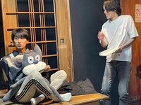 尾形大吾プロデュース 無名劇団 共催公演「ほこりにまみれろ」稽古の様子。