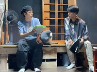 尾形大吾プロデュース 無名劇団 共催公演「ほこりにまみれろ」稽古の様子。