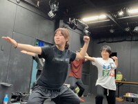 三重県民間小劇場「みえのみんなの演劇祭」5 「不思議少年×津あけぼの座『寿』」の稽古の様子。