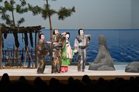 「俊寛」の様子。