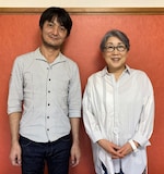 眞山直則(左)と永井愛。