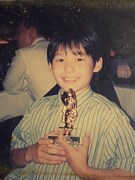 6歳のspi。米海軍横須賀基地で初舞台「ザ・ミュージック・マン」に出演し、最優秀子役賞を受賞したときの1枚。