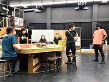 兵庫県立ピッコロ劇団 第76回公演「やわらかい服を着て」稽古の様子。